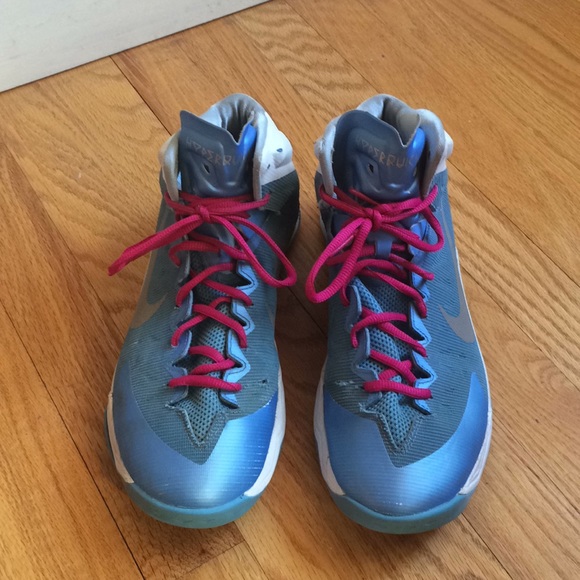 carolina basketball shoes